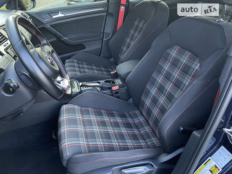 Хетчбек Volkswagen Golf GTI 2017 в Києві