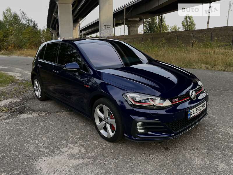 Хетчбек Volkswagen Golf GTI 2020 в Києві