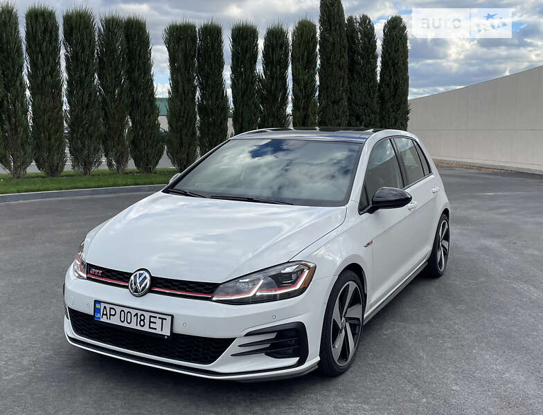 Хэтчбек Volkswagen Golf GTI 2017 в Днепре