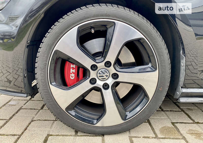 Хэтчбек Volkswagen Golf GTI 2015 в Днепре