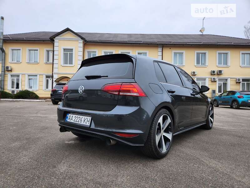 Хетчбек Volkswagen Golf GTI 2017 в Києві
