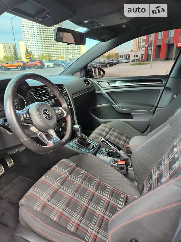 Хетчбек Volkswagen Golf GTI 2017 в Києві