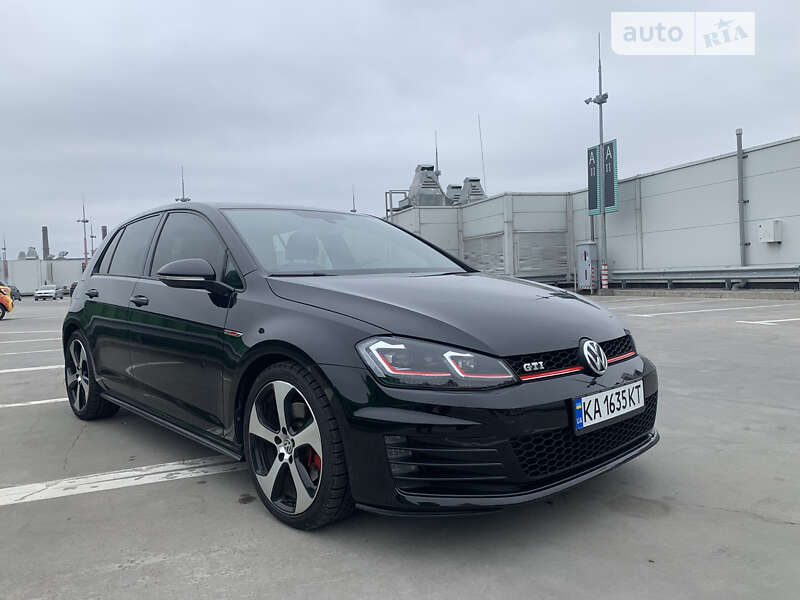 Хэтчбек Volkswagen Golf GTI 2014 в Киеве