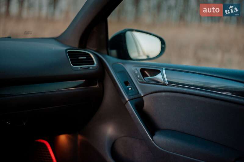 Хетчбек Volkswagen Golf GTI 2012 в Черкасах фото 28 Хетчбек Volkswagen Golf GTI 2012 в Черкасах