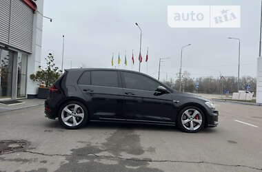 Хэтчбек Volkswagen Golf GTI 2017 в Киеве