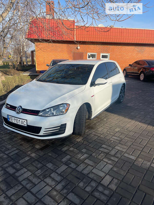 Volkswagen Golf GTI 2015