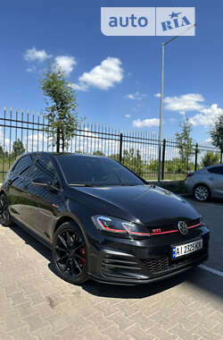 Хэтчбек Volkswagen Golf GTI 2020 в Киеве