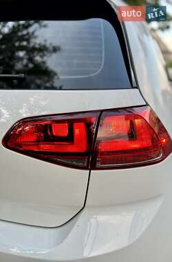 Хэтчбек Volkswagen Golf GTI 2016 в 
