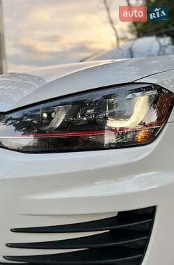 Хэтчбек Volkswagen Golf GTI 2016 в 