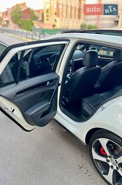 Хэтчбек Volkswagen Golf GTI 2016 в 