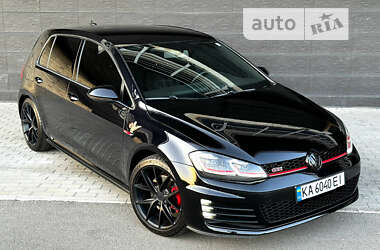 Хэтчбек Volkswagen Golf GTI 2016 в Киеве