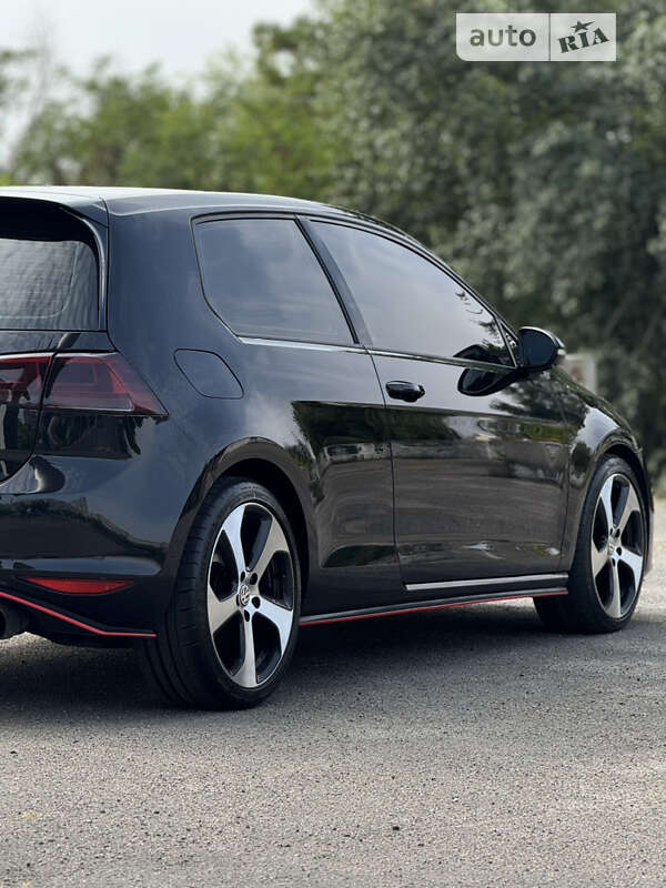Хетчбек Volkswagen Golf GTI 2015 в Дніпрі