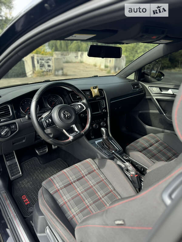 Хетчбек Volkswagen Golf GTI 2015 в Дніпрі