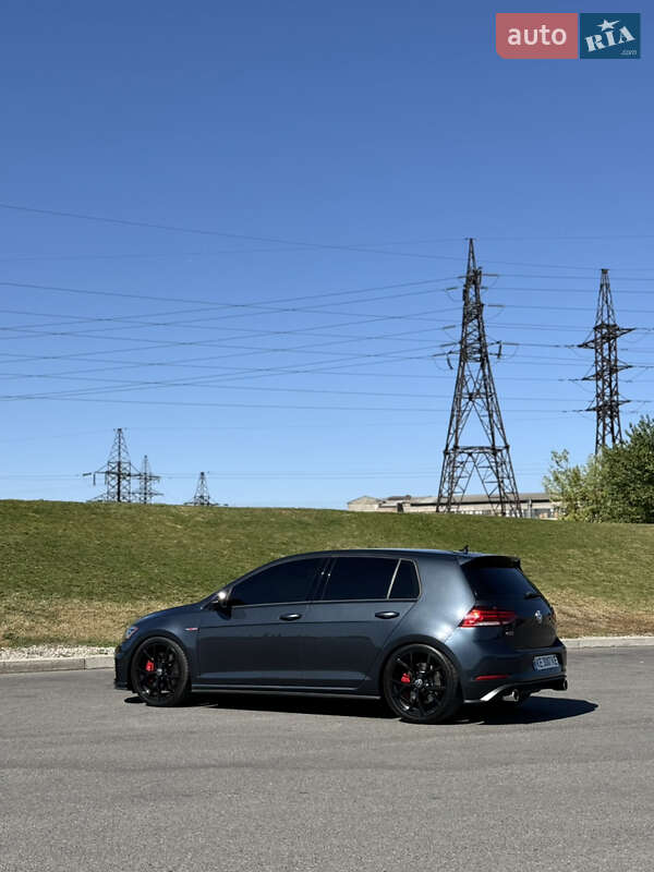 Хэтчбек Volkswagen Golf GTI 2019 в Днепре