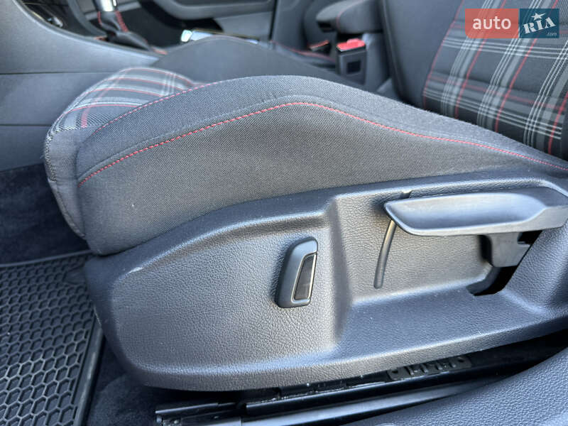 Хэтчбек Volkswagen Golf GTI 2019 в Днепре