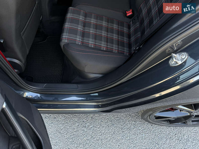 Хэтчбек Volkswagen Golf GTI 2019 в Днепре