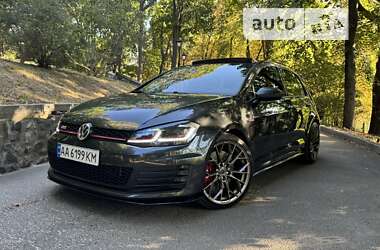 Хэтчбек Volkswagen Golf GTI 2016 в Киеве