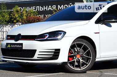 Хэтчбек Volkswagen Golf GTI 2017 в Киеве