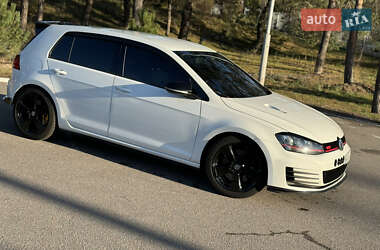 Хетчбек Volkswagen Golf GTI 2015 в Києві