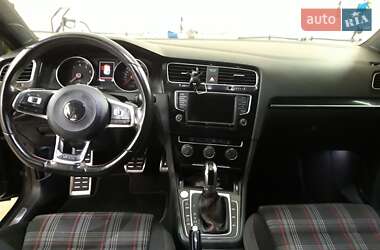 Хэтчбек Volkswagen Golf GTI 2017 в 