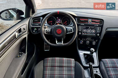 Хетчбек Volkswagen Golf GTI 2016 в Києві