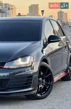 Хетчбек Volkswagen Golf GTI 2016 в Києві