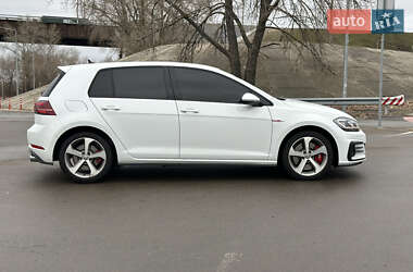 Хэтчбек Volkswagen Golf GTI 2020 в Киеве