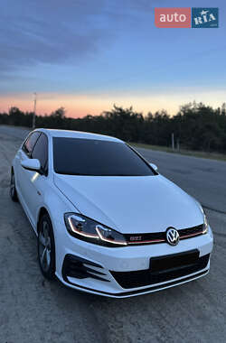 Хэтчбек Volkswagen Golf GTI 2020 в Киеве