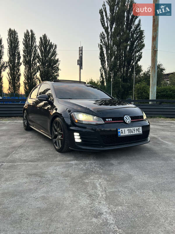 Хэтчбек Volkswagen Golf GTI 2014 в Киеве