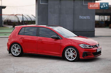 Хетчбек Volkswagen Golf GTI 2017 в Києві