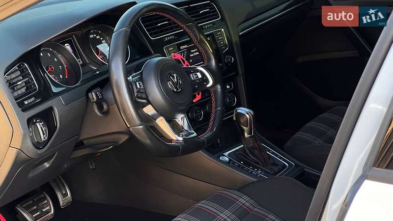 Хетчбек Volkswagen Golf GTI 2013 в Білій Церкві фото 15 Хетчбек Volkswagen Golf GTI 2013 в Білій Церкві