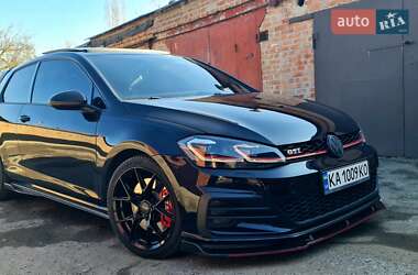 Хэтчбек Volkswagen Golf GTI 2015 в 