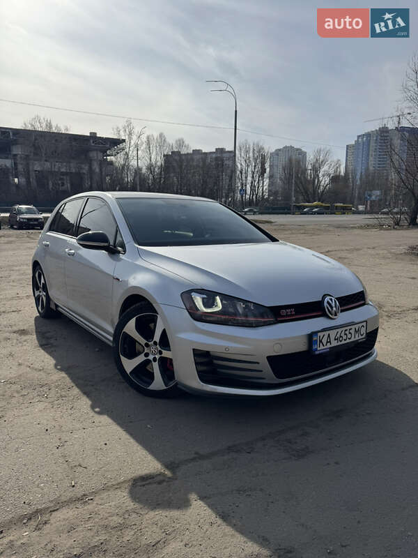 Хэтчбек Volkswagen Golf GTI 2017 в Киеве