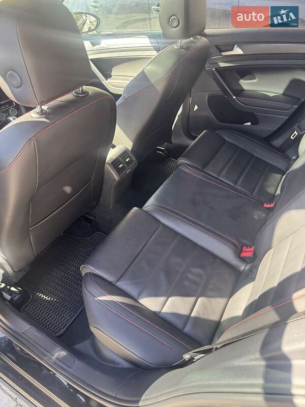 Хэтчбек Volkswagen Golf GTI 2018 в Львове