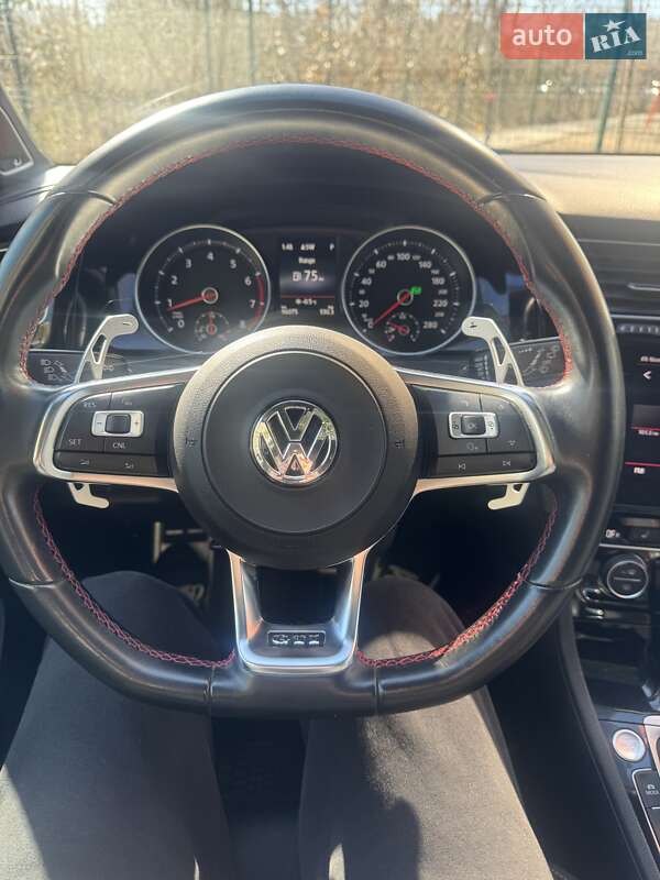 Хэтчбек Volkswagen Golf GTI 2018 в Львове