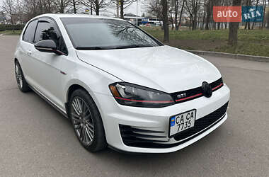 Хэтчбек Volkswagen Golf GTI 2015 в 