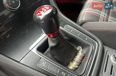 Хэтчбек Volkswagen Golf GTI 2015 в 