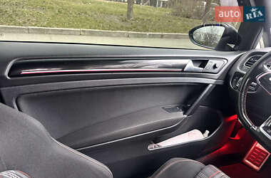 Хэтчбек Volkswagen Golf GTI 2015 в 