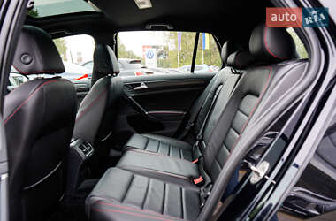 Хетчбек Volkswagen Golf GTI 2019 в 