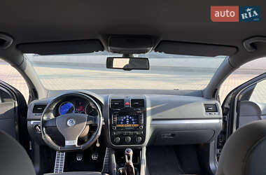 Хэтчбек Volkswagen Golf GTI 2005 в 