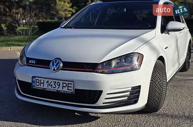Хэтчбек Volkswagen Golf GTI 2014 в 