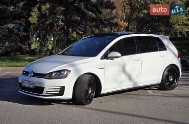 Хэтчбек Volkswagen Golf GTI 2014 в 