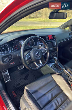 Хэтчбек Volkswagen Golf GTI 2014 в 