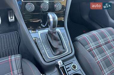 Хетчбек Volkswagen Golf GTI 2018 в 