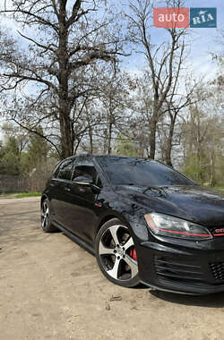 Хэтчбек Volkswagen Golf GTI 2016 в 