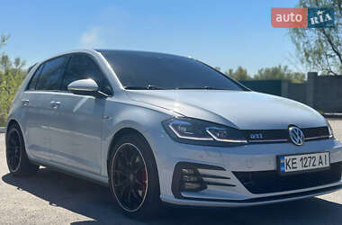 Хетчбек Volkswagen Golf GTI 2019 в 