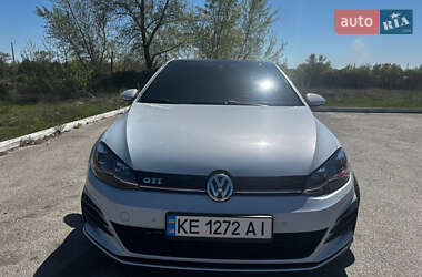 Хетчбек Volkswagen Golf GTI 2019 в 