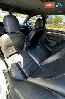 Хетчбек Volkswagen Golf GTI 2019 в 