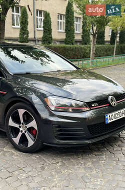 Хетчбек Volkswagen Golf GTI 2015 в 