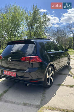 Хэтчбек Volkswagen Golf GTI 2017 в 